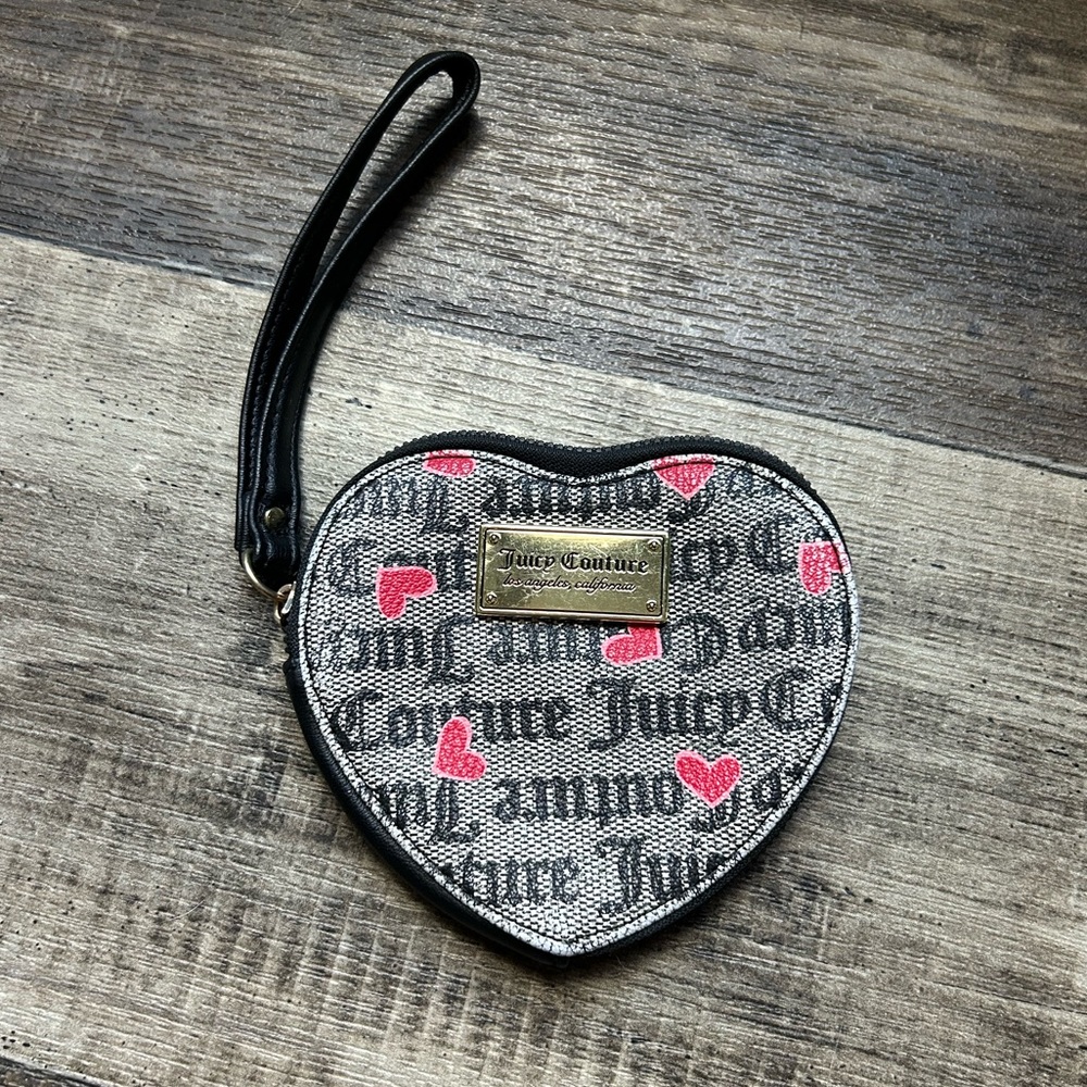 Juicy Couture Heart wallet wristlet